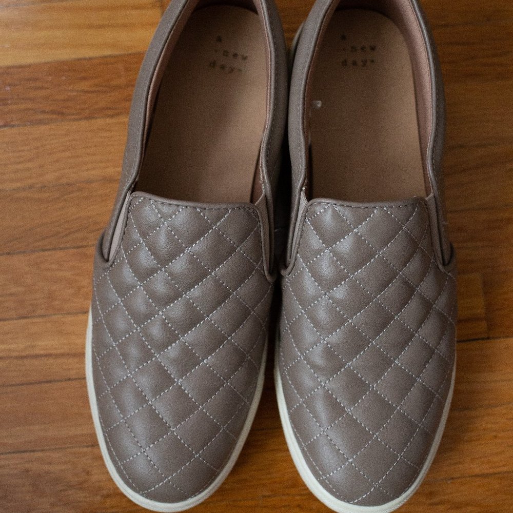 A New Day Reese Tan Quilted sneakers